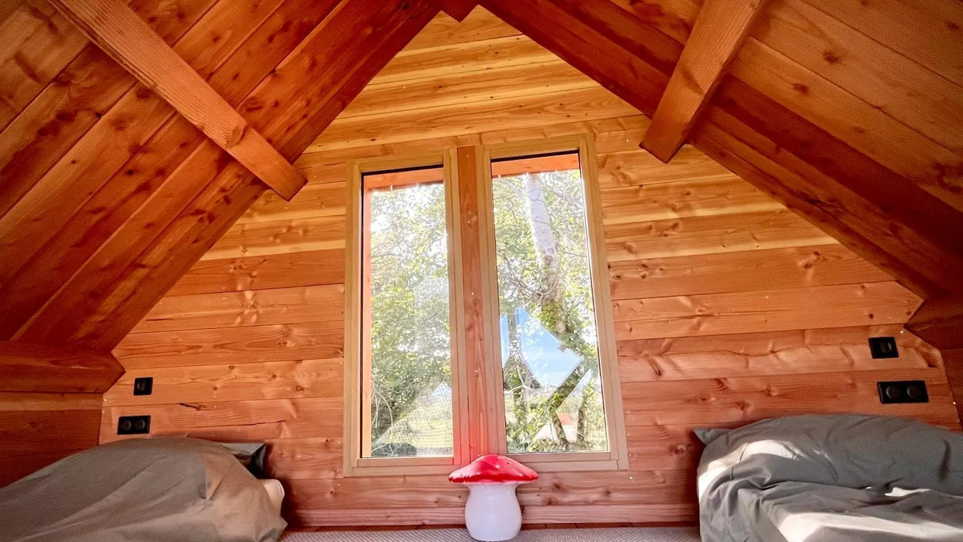 Luxury tent Cabane La Fontaine Du Figuier Saint-Maurice-sur-Eygues